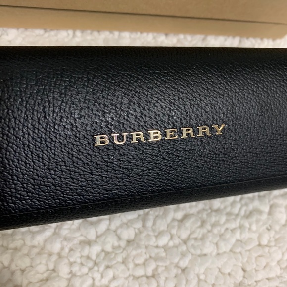 Burberry Aviator Sunglasses.! 👓😎 - Picture 4 of 16